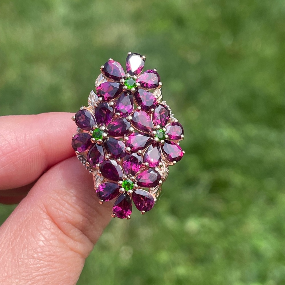 Orissa Rhodolite Garnet Floral Ring